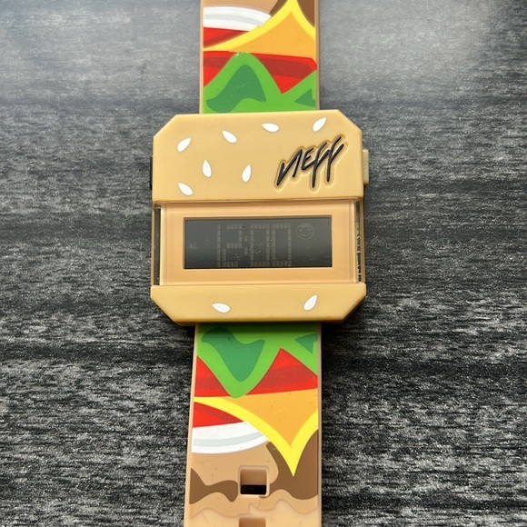 Neff Burger Watch - Picture 2 of 8